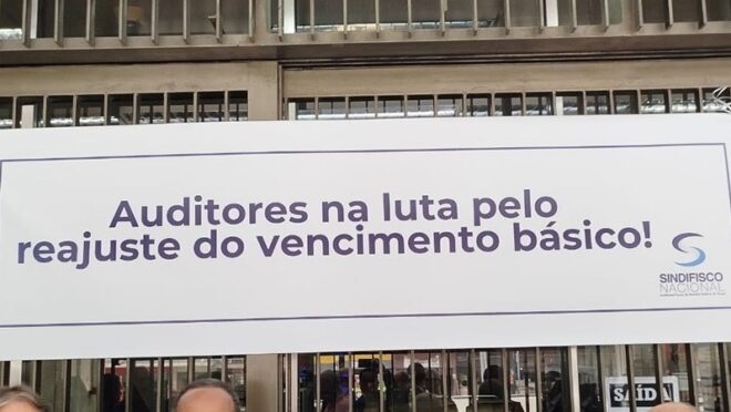  STJ determina suspensão de greve de auditores da Receita e impõe multa de R$ 500 mil