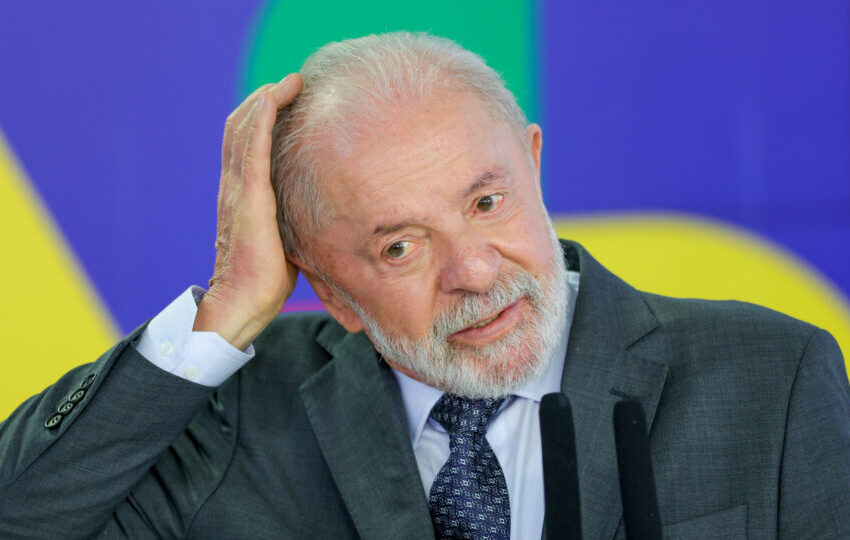  Governo Lula “desmancha” base parlamentar em queda de braço com Congresso