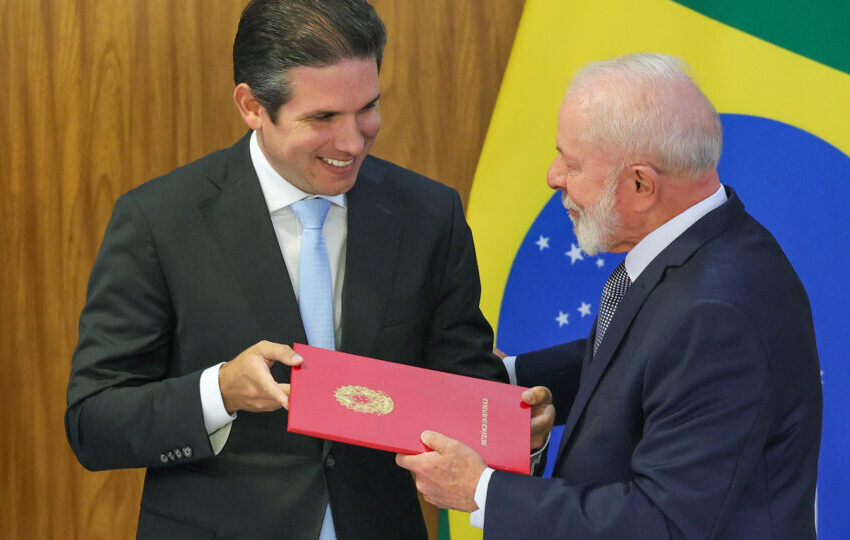  Câmara ensaia rebelião contra Lula, mas Motta dá sobrevida ao decreto do IOF