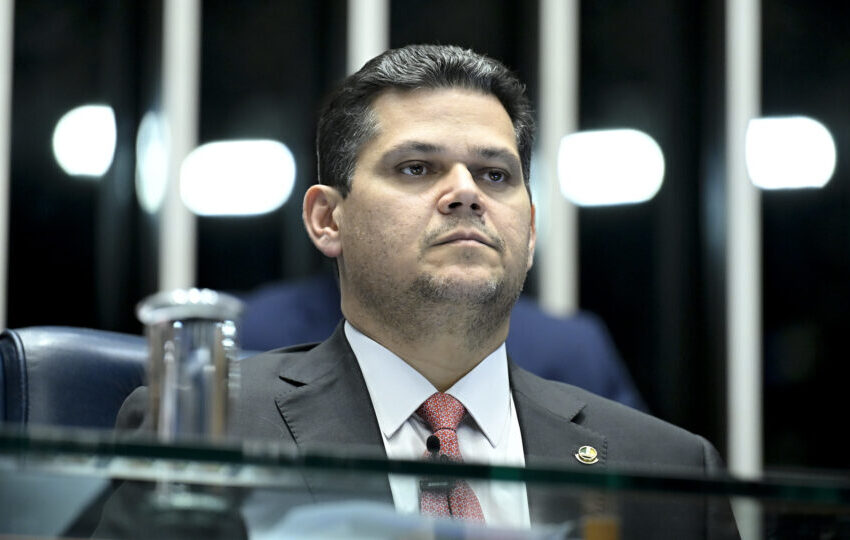  Conta de luz: decisão do Congresso equivale a 6 anos de bandeira vermelha e 19 de amarela