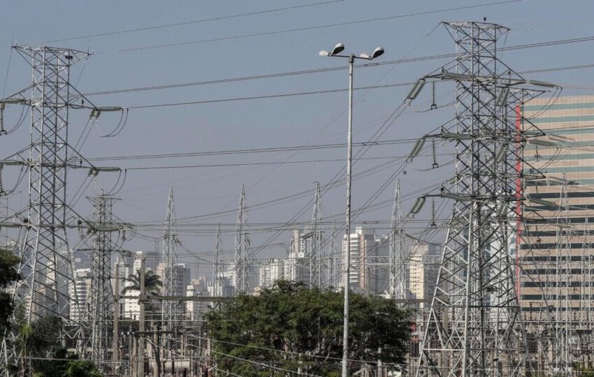  Nova isenção na tarifa social de luz começa em julho e será bancada pelos demais consumidores
