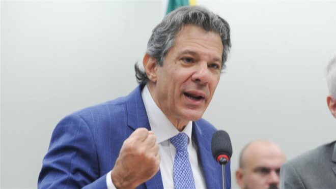  Haddad diz que deputados de oposição fazem “molecagem” e Jordy rebate: “Moleque é você”