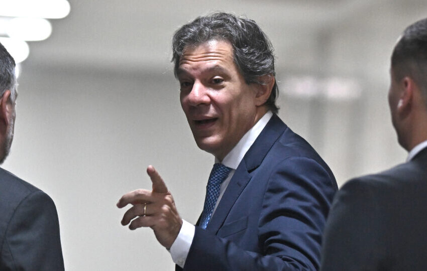  Pacote do governo tem alta imediata de imposto; contenção de gasto fica para depois