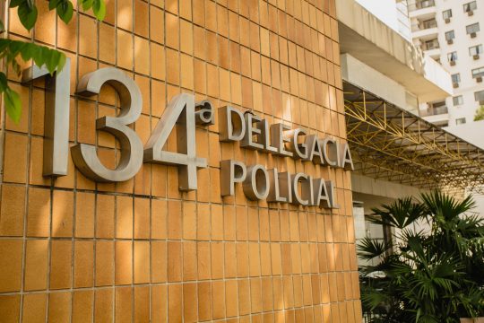  Furto de residência termina com esfaqueado e dois presos por receptação em Campos