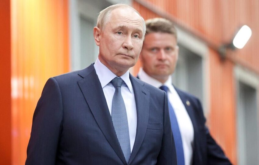  Kremlin afirma que WhatsApp deve cumprir leis russas, em meio a rumores sobre bloqueio