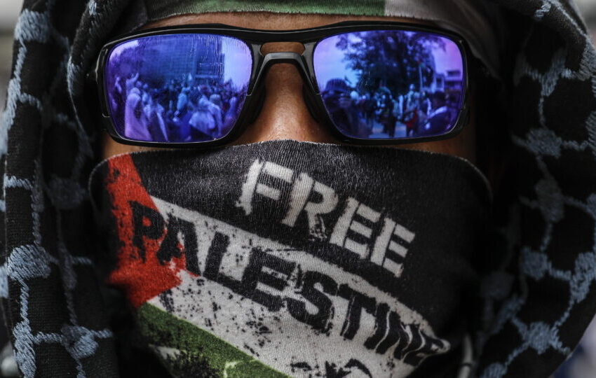  Restaurante judaico é vandalizado na Grécia por manifestantes pró-Palestina