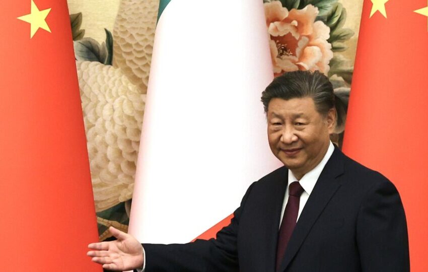  China abre investigação criminal contra executiva dos EUA e proíbe sua saída do país