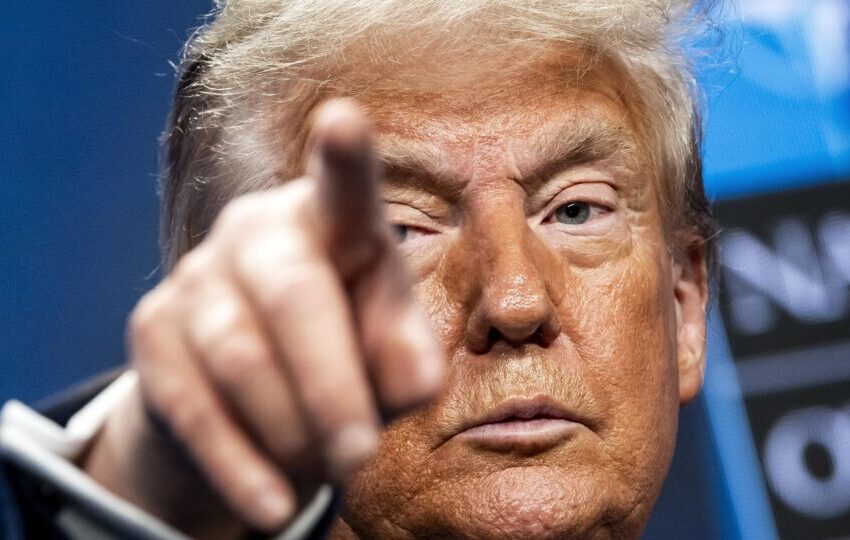  Após vitória na Suprema Corte, governo Trump avalia mais de mil demissões
