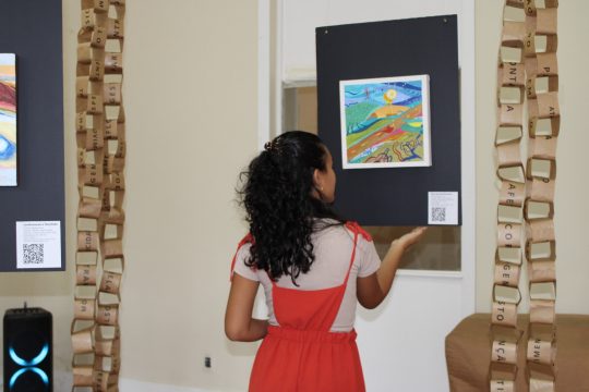  Show de canções autorais e pintura ao vivo é atração na Villa Maria