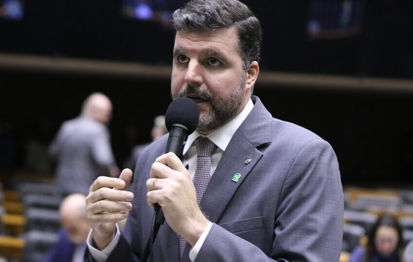  Para bancada do agro, Plano Safra 2025/26 é “peça de marketing” e produtor paga a conta 