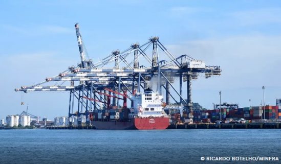 Porto de Santos vive corrida de exportadores antes de tarifas dos EUA