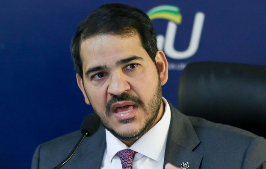  AGU pede investigação sobre suspeita de lucro com dólar após tarifa de Trump
