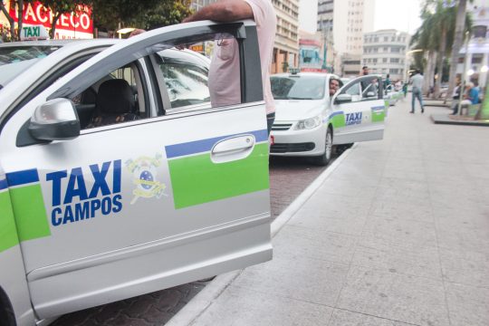 Fim da taxa de verificação de taxímetros beneficiará 300 mil taxistas
