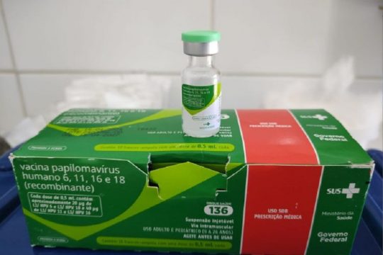 Saúde reforça chamado para jovens entre 15 e 19 anos se vacinarem contra HPV