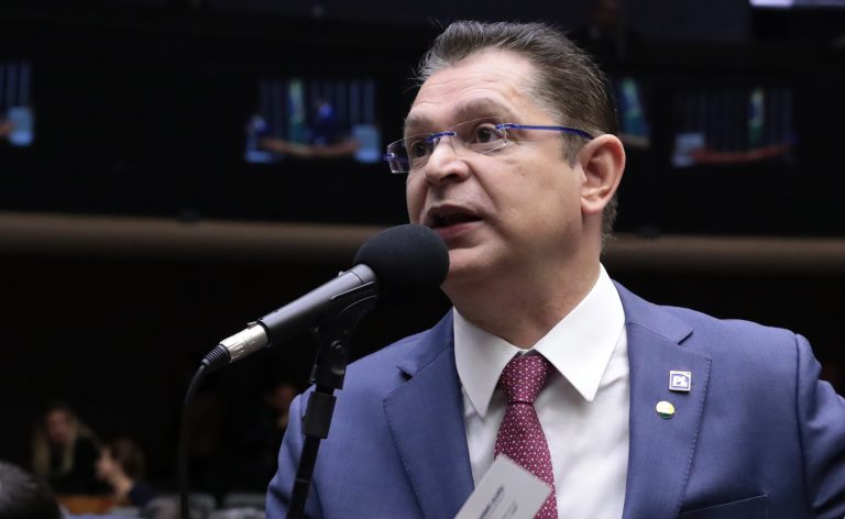  Líder do PL diz que a PEC das Prerrogativas não é mais prioridade para o partido