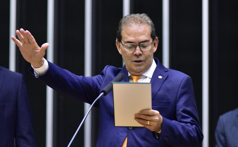  Relator do projeto de anistia afirma que objetivo é pacificar o país a partir de um texto de consenso