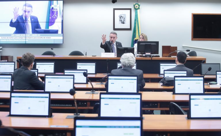  Conselho de Ética sorteia nomes para a escolha de relatores de três processos movidos pelo PL