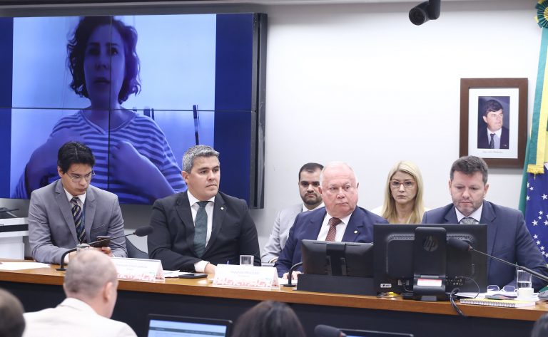  Hacker diz que Carla Zambelli mandou invadir sistema do CNJ para provar que era violável