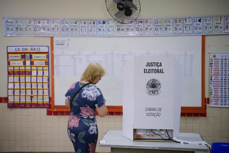  Sancionada lei que muda regras sobre idade mínima dos candidatos a cargos eletivos