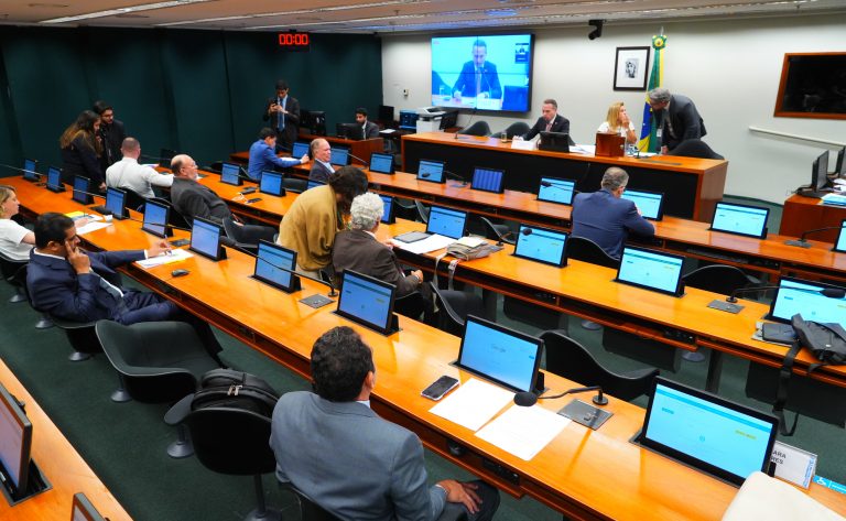  Conselho de Ética analisa 14 novos processos contra deputados