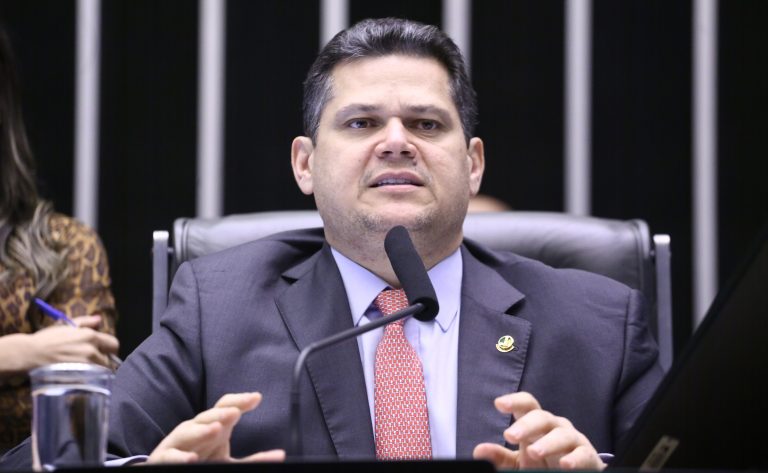  Alcolumbre diz que pedirá parecer jurídico da Câmara e do Senado sobre decisão de Gilmar Mendes