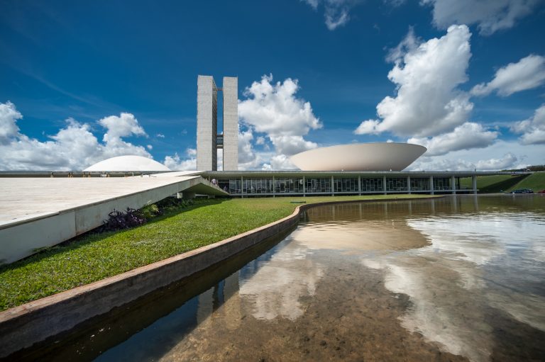  Vinte e quatro medidas provisórias aguardam votação no Congresso