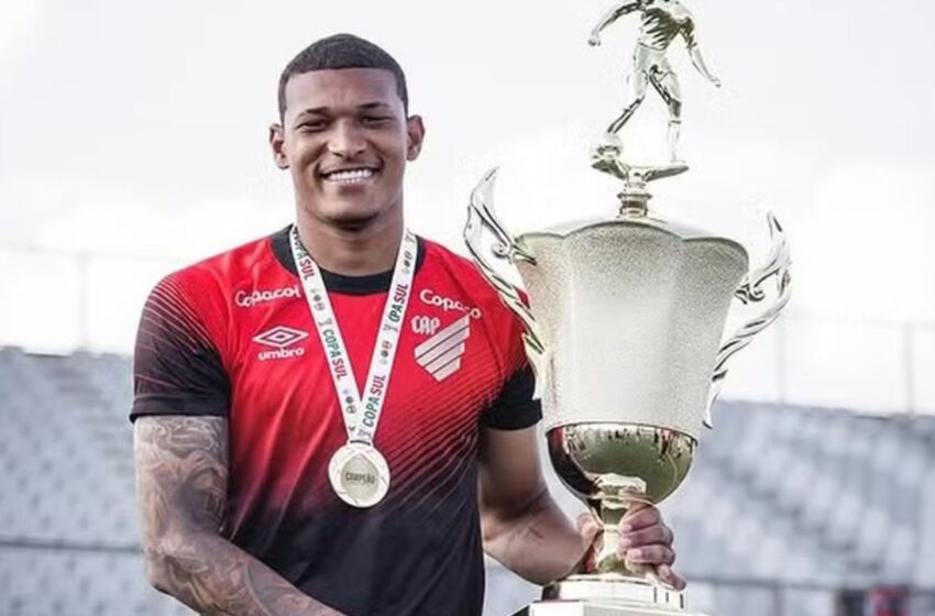  Promessa artilheira deixa o Athletico e já treina em novo clube