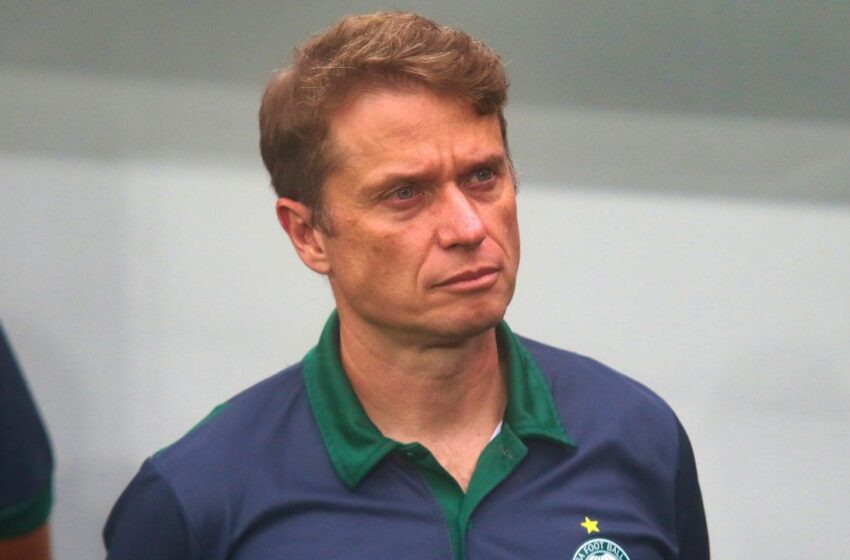  Técnico do Coritiba analisa formato do Paranaense e reclama da arbitragem