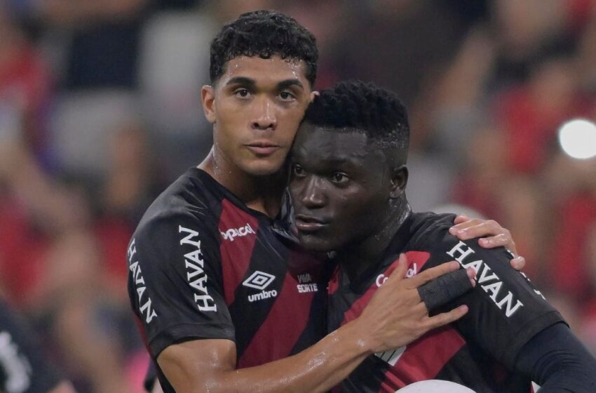  Atacante do Athletico desabafa após pênalti perdido e recebe apoio de zagueiro do Coritiba