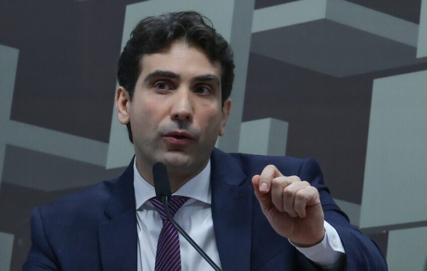  Galípolo contraria PT e defende meta de inflação de 3%