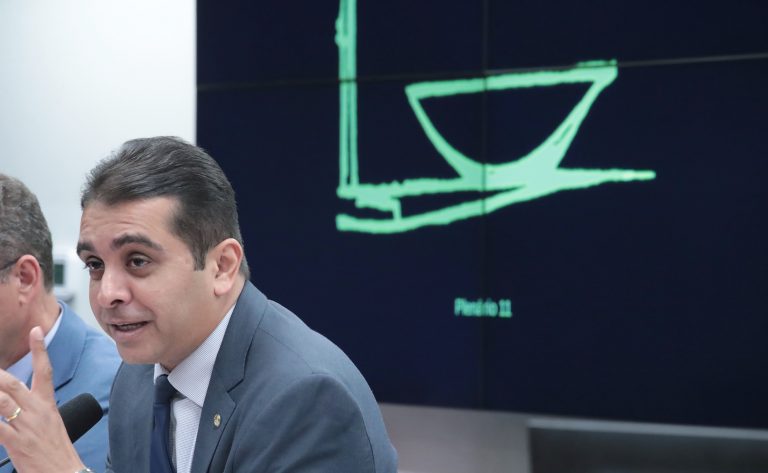  Conselho de Ética arquiva denúncia do partido Novo contra Lindbergh Farias