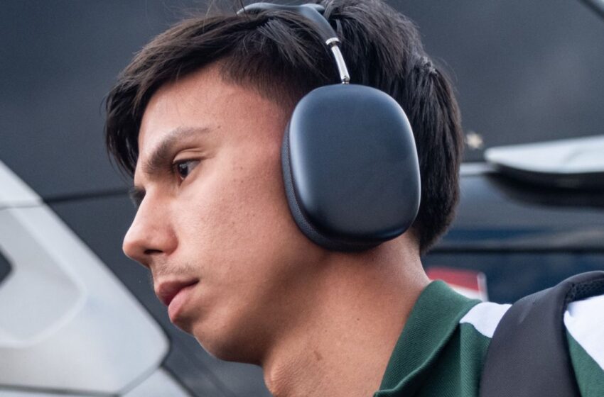  Coritiba acerta contrato mais longo do elenco com promessa da base