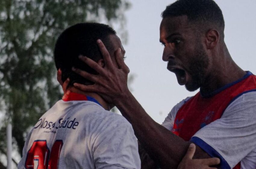  De vilão a herói: Joia salva o Paraná Clube com golaço