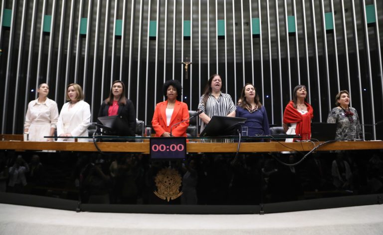  Leis aprovadas pelo Congresso em 2025 ampliam direitos das mulheres e reforçam combate à violência