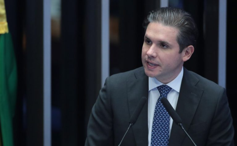  Motta afirma que a Câmara está atenta à alta dos combustíveis e pode agir, se necessário