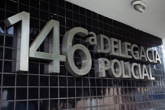  Suspeito de série de roubos é detido com celulares enterrados em Campos