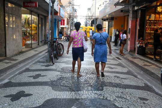  Comércio de Campos poderá funcionar nos feriados de Tiradentes e São Jorge