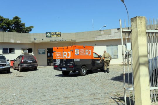  Corpo de homem é encontrado dentro de saco de lixo em Travessão