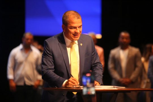  Alerj concede Medalha Tiradentes ao prefeito de Campos