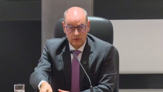  Ministro do STF mantém Ricardo Couto no cargo de governador do RJ