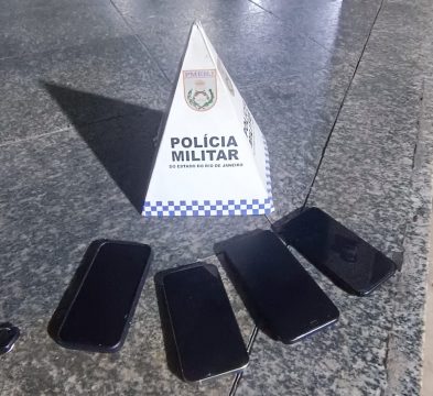  PM recupera celulares roubados no Centro de Campos