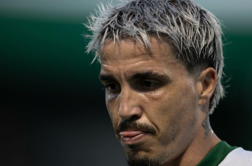  Josué sai em defesa de Bruno Melo após derrota do Coritiba