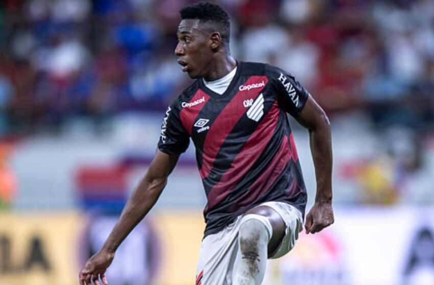 “Azar enorme”: Odair cita falta de reforços no Athletico e justifica escolha por Léo Pelé