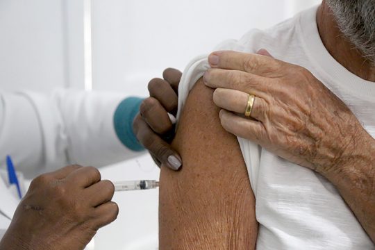  Saúde de Campos amplia público-alvo da vacina contra influenza a partir desta quarta-feira
