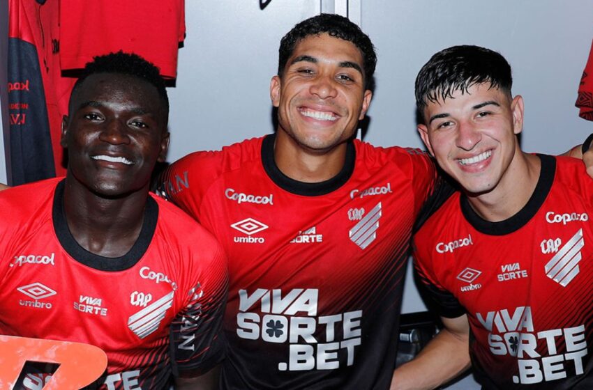  Gringo do Athletico é eleito melhor jogador do Brasileirão em março