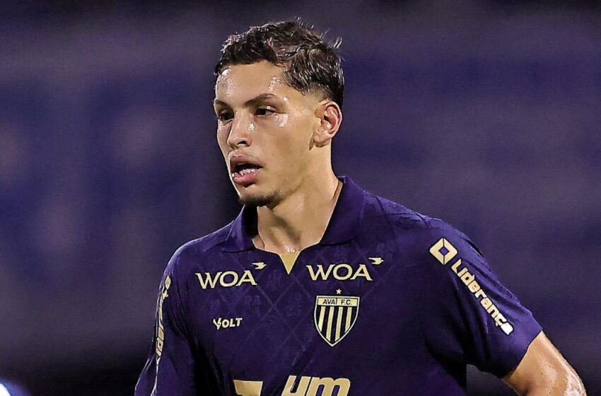  Athletico negocia com promessa de 19 anos no mercado de transferências