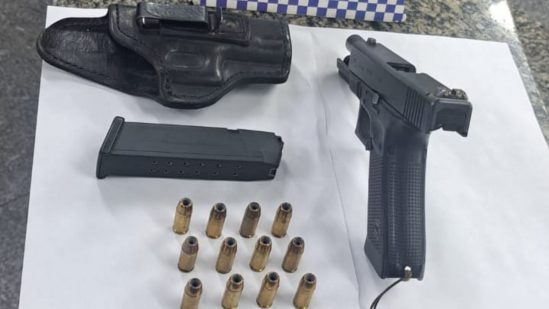  Jovem é preso com arma do irmão policial em Campos