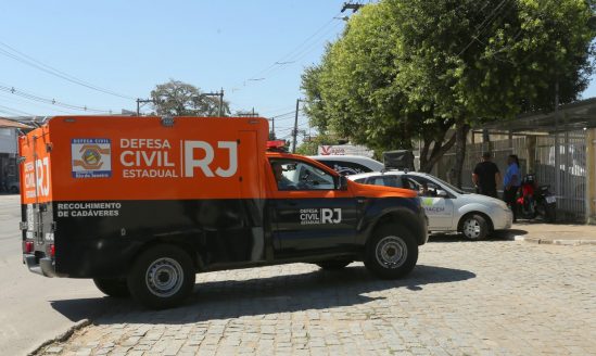  Jovem morre e adolescente fica ferido após moto atingir poste em Campos