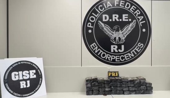  Motorista de Campos é preso com 50kg de cocaína na cabine de caminhão na Via Dutra