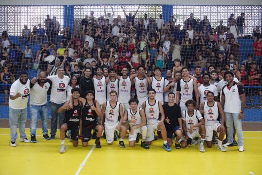  Emoção marca estreia com vitória do NBR Campos jogando em casa